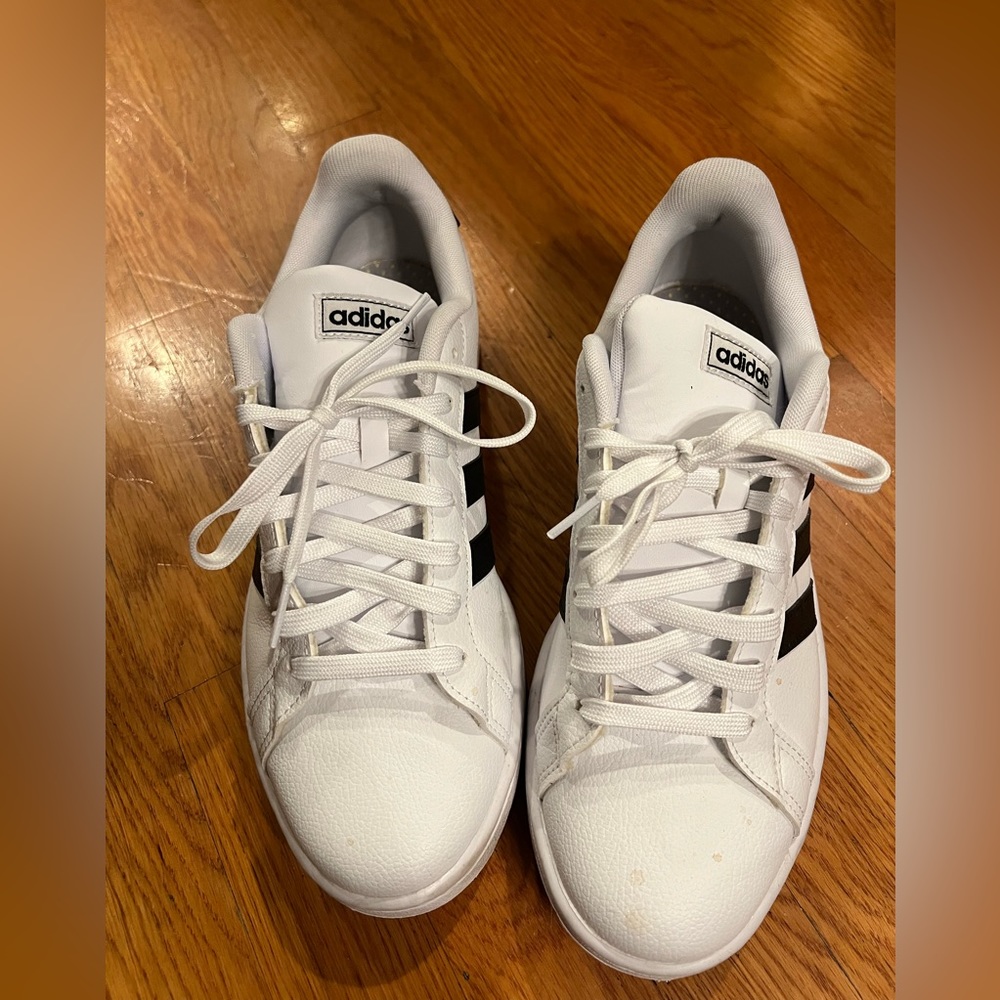 ADIDAS men’s Cloudfoam sneakers size 10